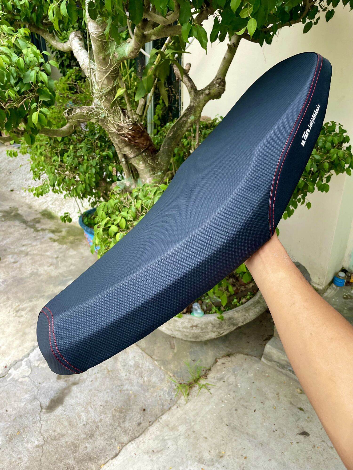 Yên 2 tầng Sirius 50-110 form mỏng da tem lửa, dio. Có lẻ Mút + da yên