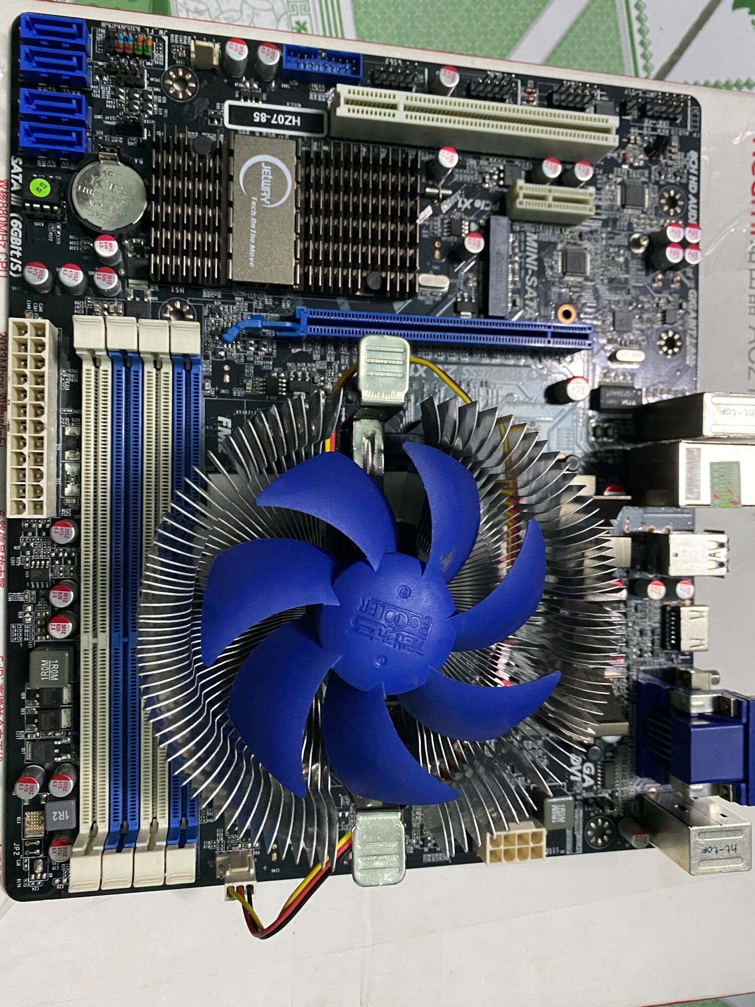 Main AMD SK FM2 Có fan có fe
