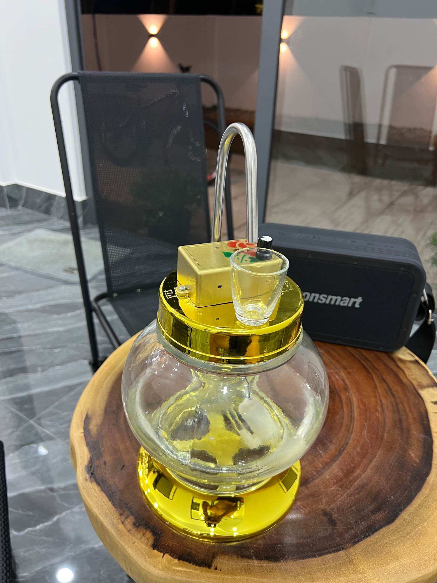 BÌNH RÓT RUỢU TỰ ĐỘNG CẢM ỨNG ( THỦY TINH CAO CẤP 2LIT7, VÒI INOX 304)