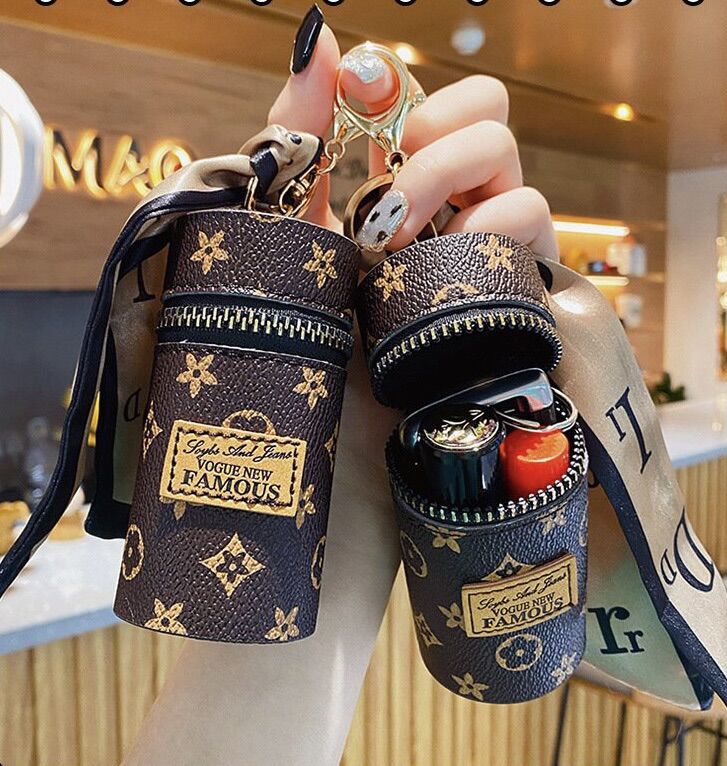 Móc Khoá LV Sang Chảnh Tặng Kèm Khăn Lụa Tiện Lợi