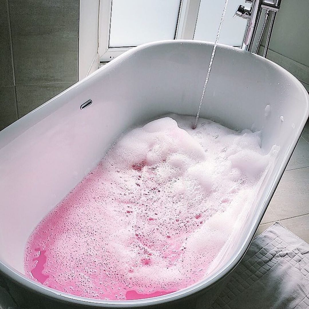 [HCM]Tạo bọt bồn tắm The Comforter bubble bar - LUSH