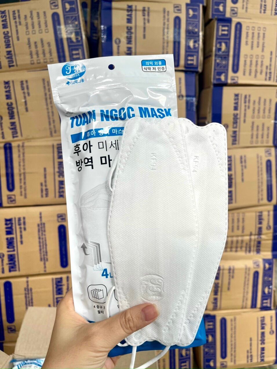Thùng 300 cái khẩu trang 4d ct mask kf94 y tế