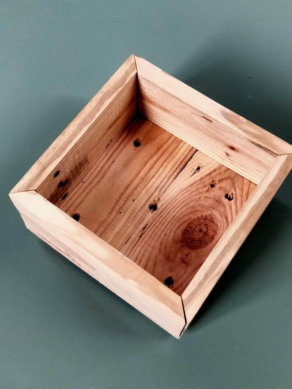Chậu gỗ vuông 15cm