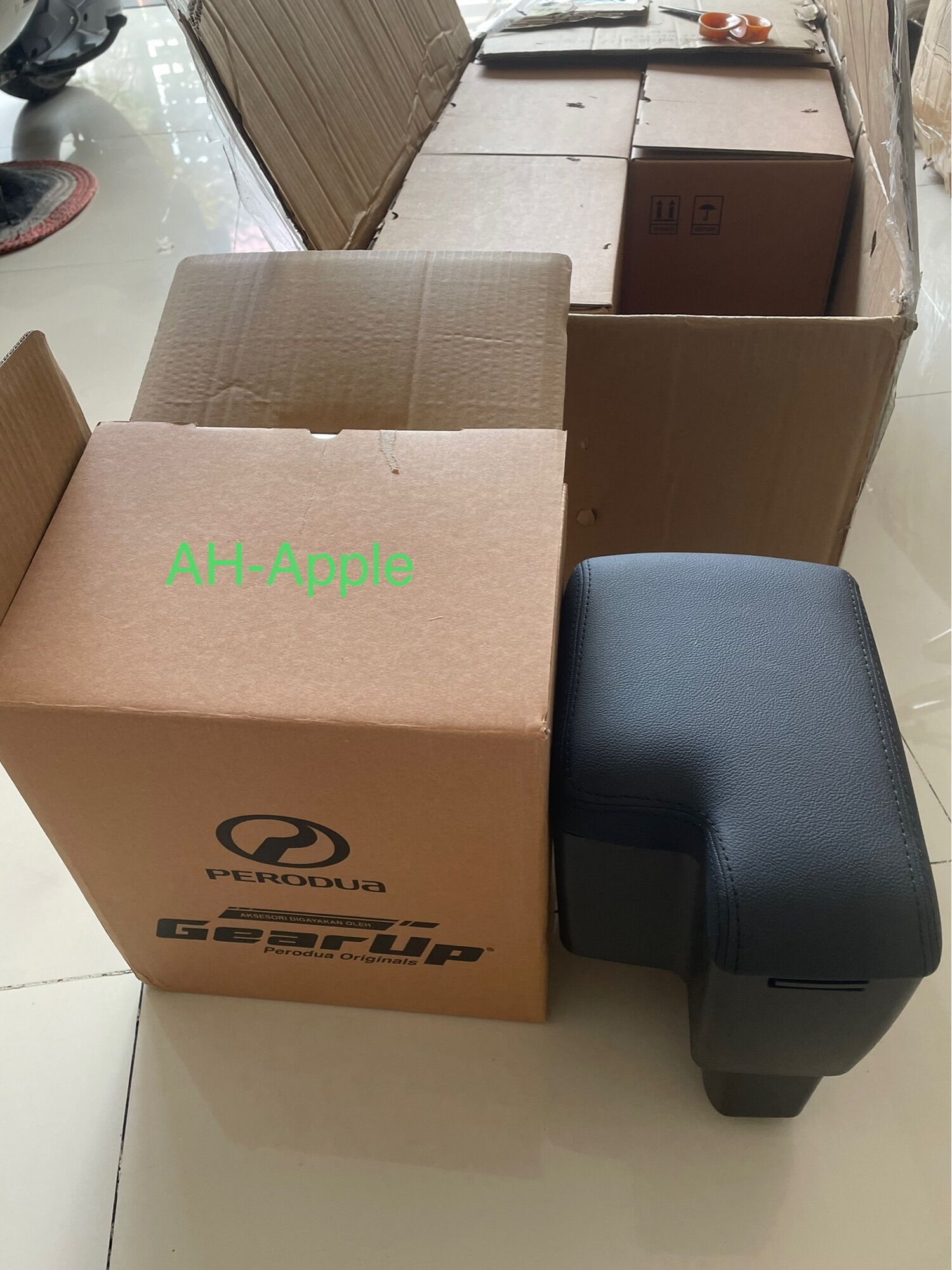 Bệ tỳ tay cho Toyota Rush
