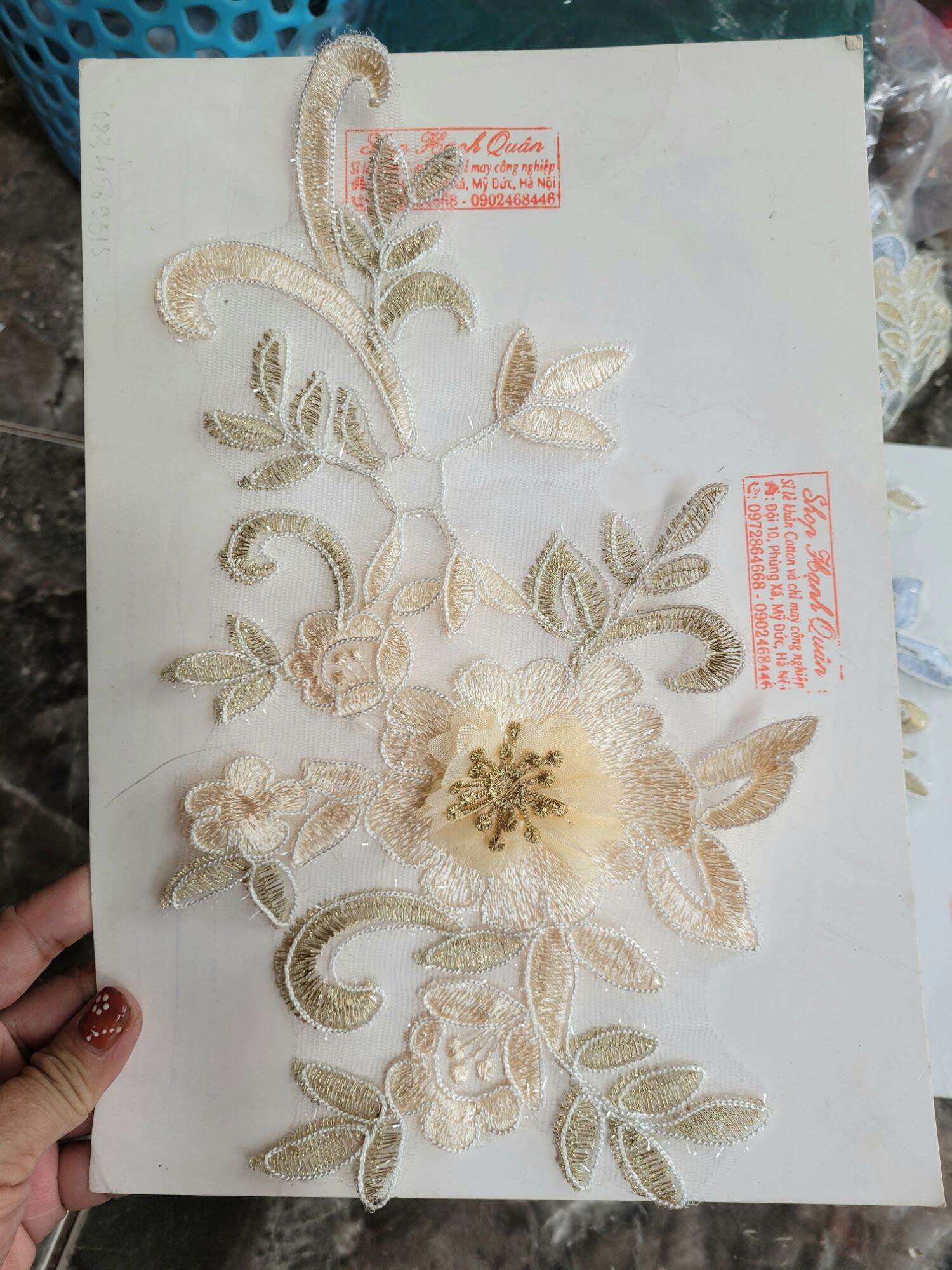 Miếng ren hoa thiết kế thêu hoa mã H511