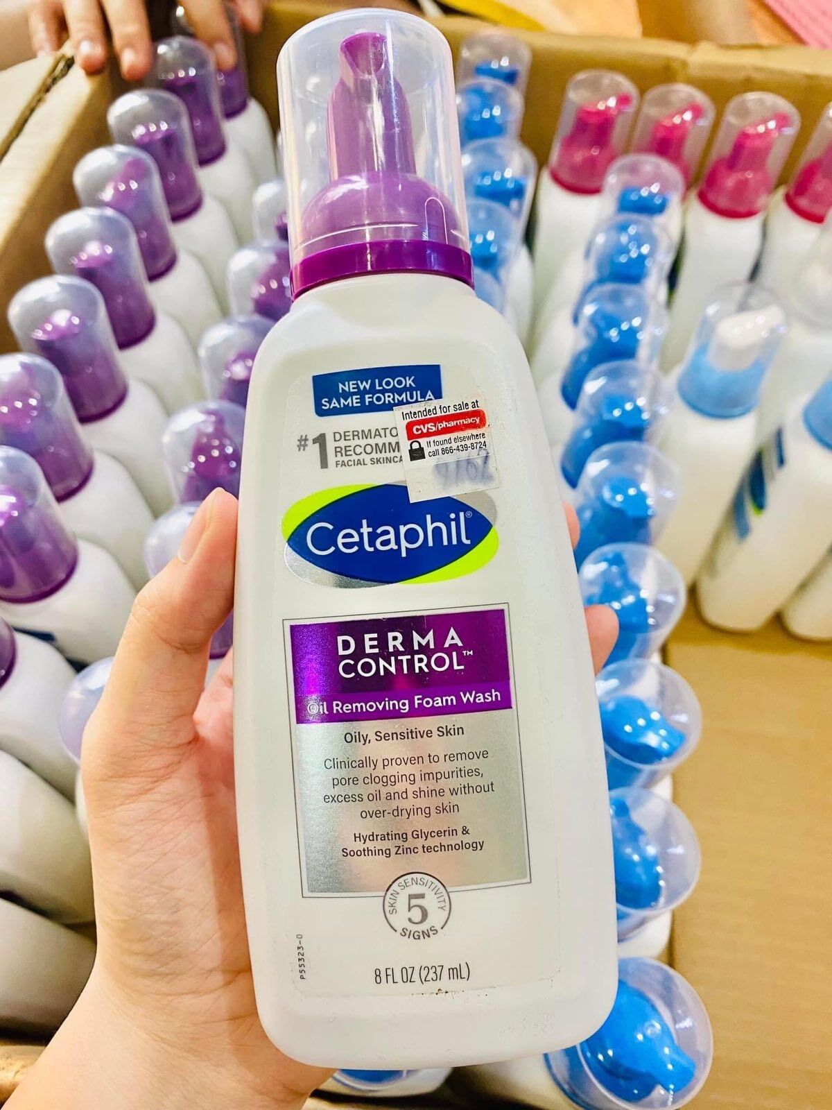 Sửa rửa mặt Cetaphil Pro Derma Control Oil Removing Foam Wash 237ml