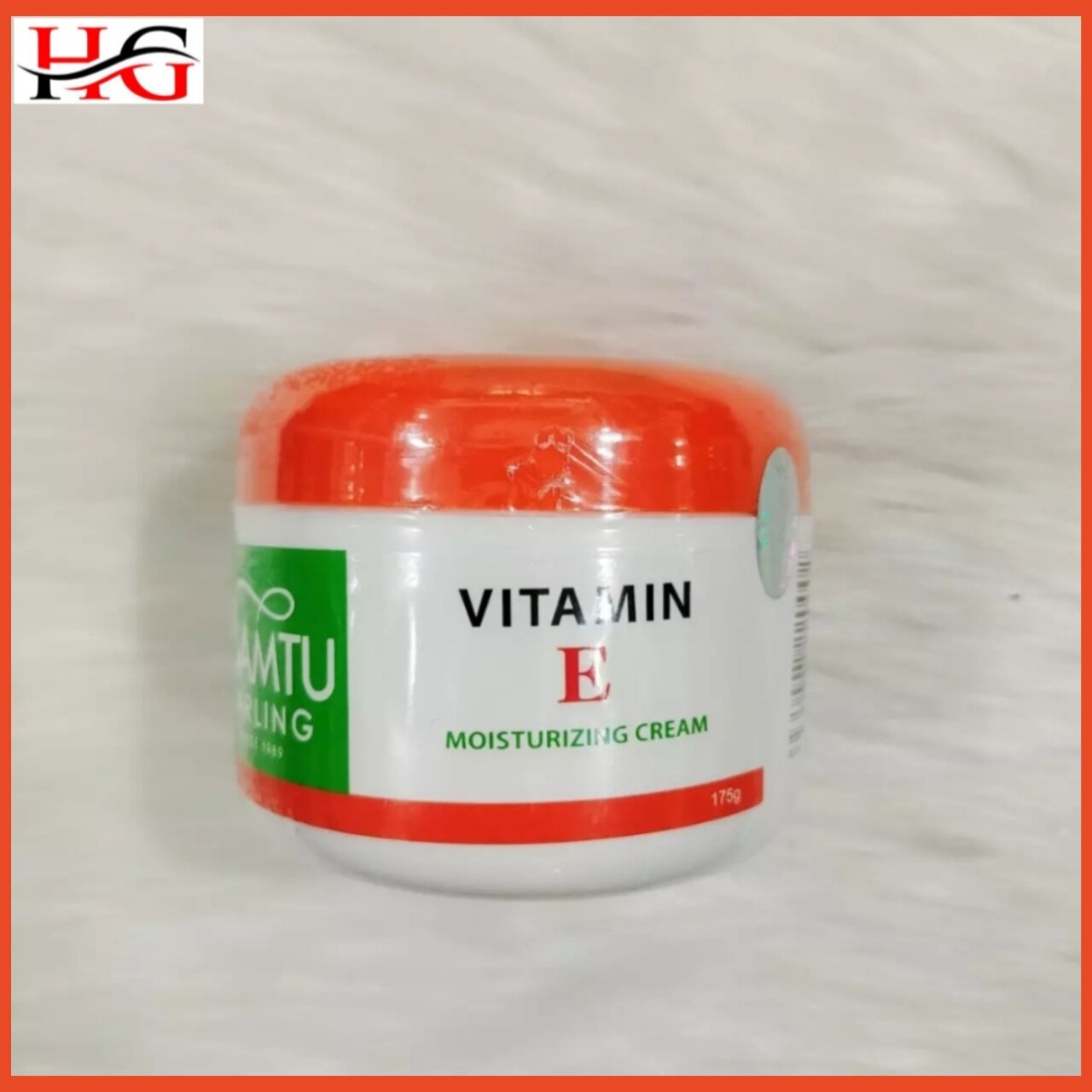 Kem giữ ẩm massage mặt Vitamin E Darling 175g, giúp giữ ẩm da, làm cho da luôn mềm mại, chống lại sự lão hóa da do các tác động từ môi trường