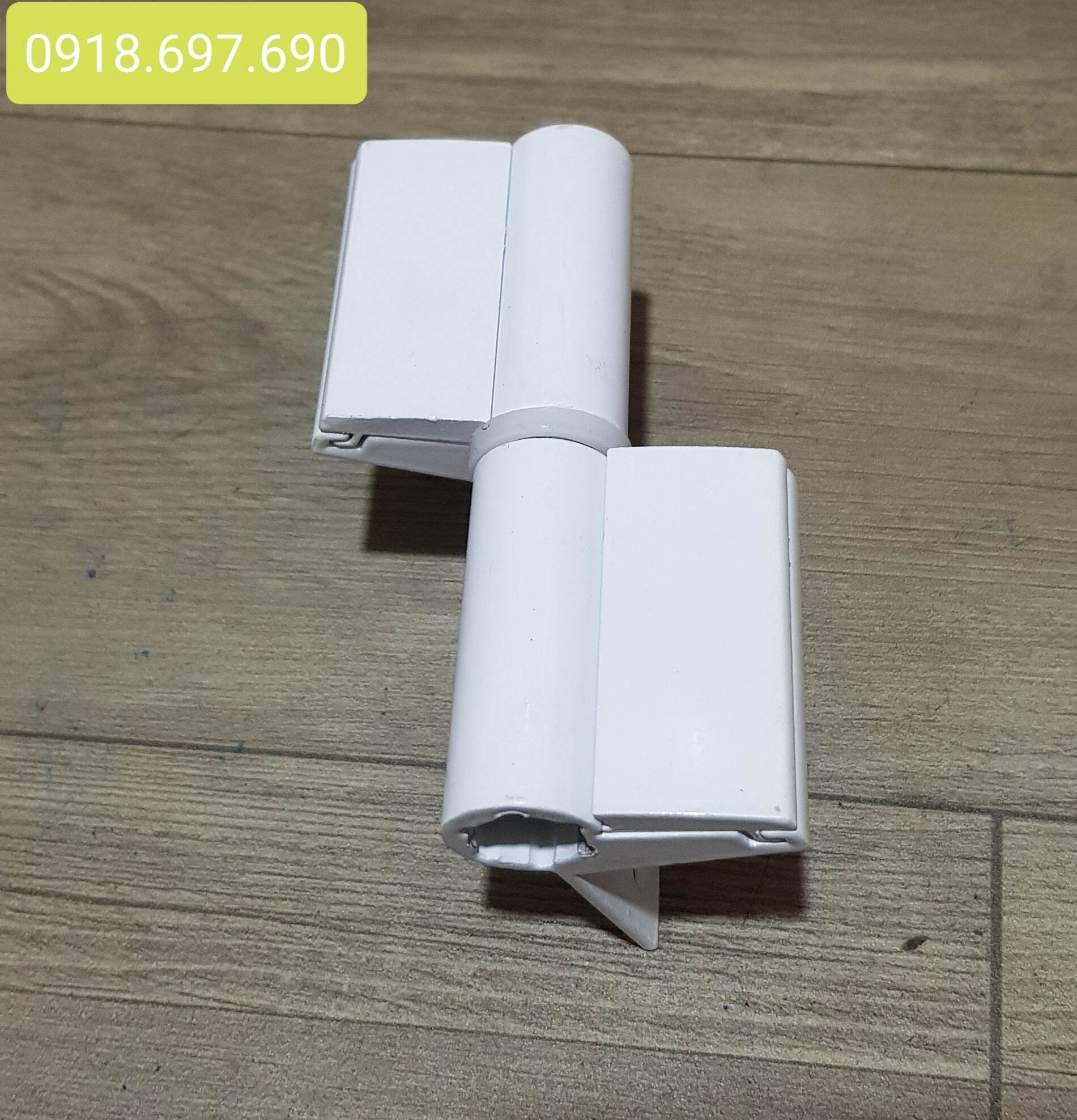 Bản lề 3D cửa nhôm hệ 700 màu trắng sữa
