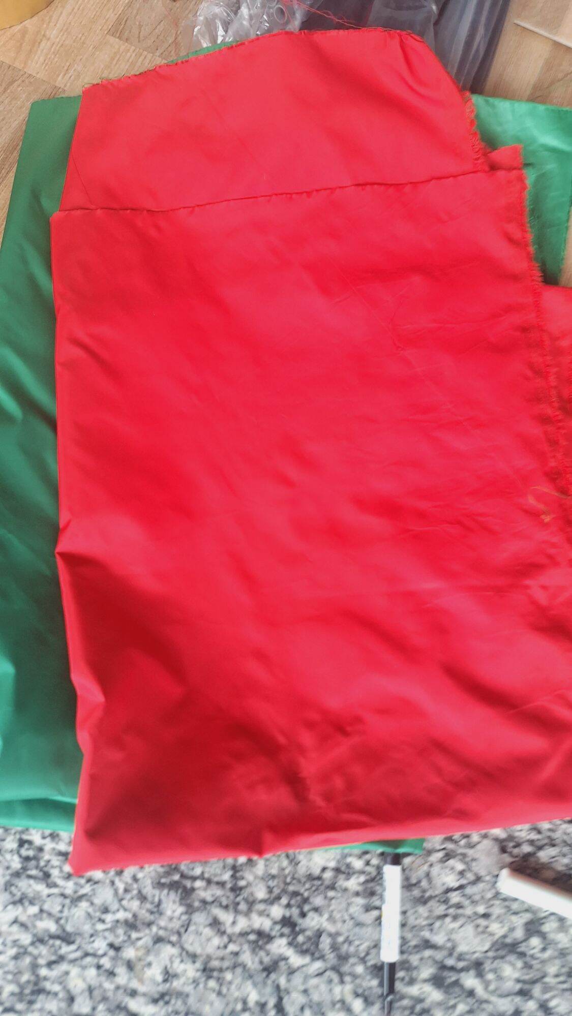 Vải may diều hàng đẹp ko co giãn, ko thấm nước.