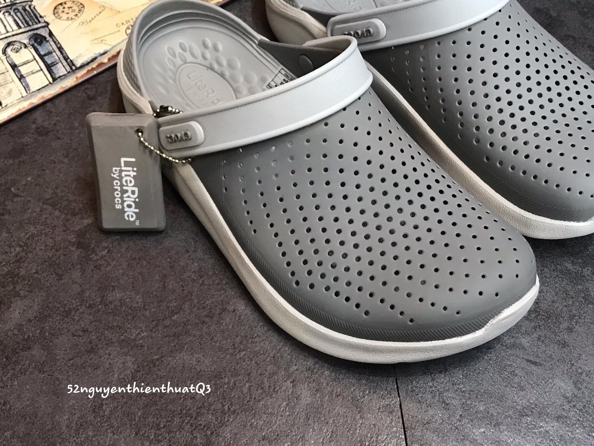 Sục nhựa Cross Literide (Smoke / Pearl White)