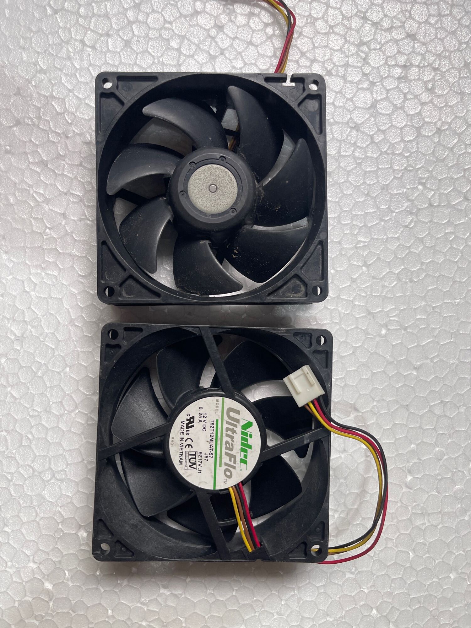 Nidec ultra-fluoride 12V square 9cm 4-wire DC fan. 
