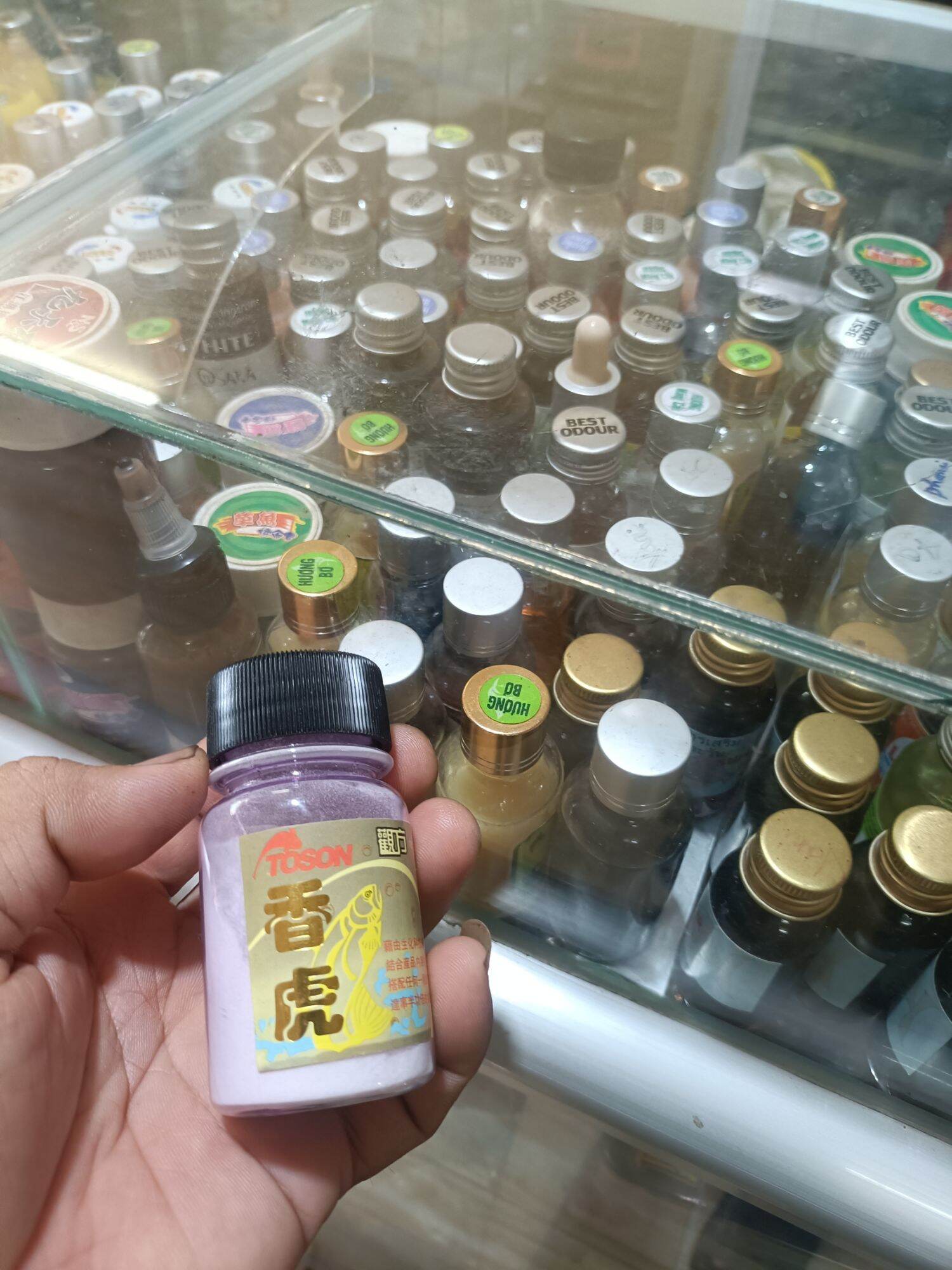 1 hủ hương hổ bột, trộn mồi câu cá.