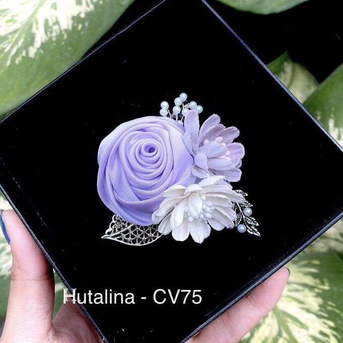 Hoa Cài Áo Handmade CV75 - HUTALINA
