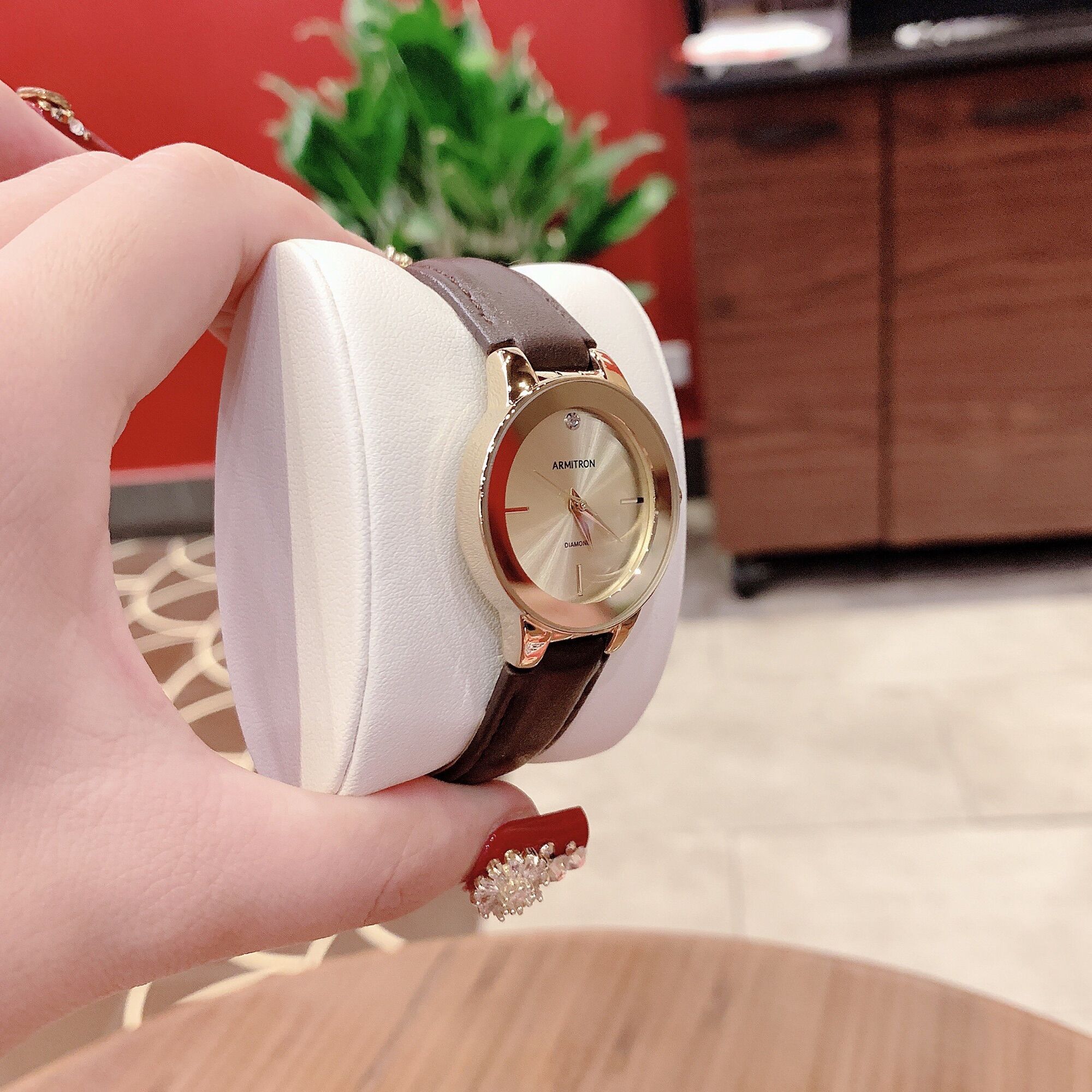 [HCM]Đồng hồ nữ Armitron dây da nâu, size 30mm