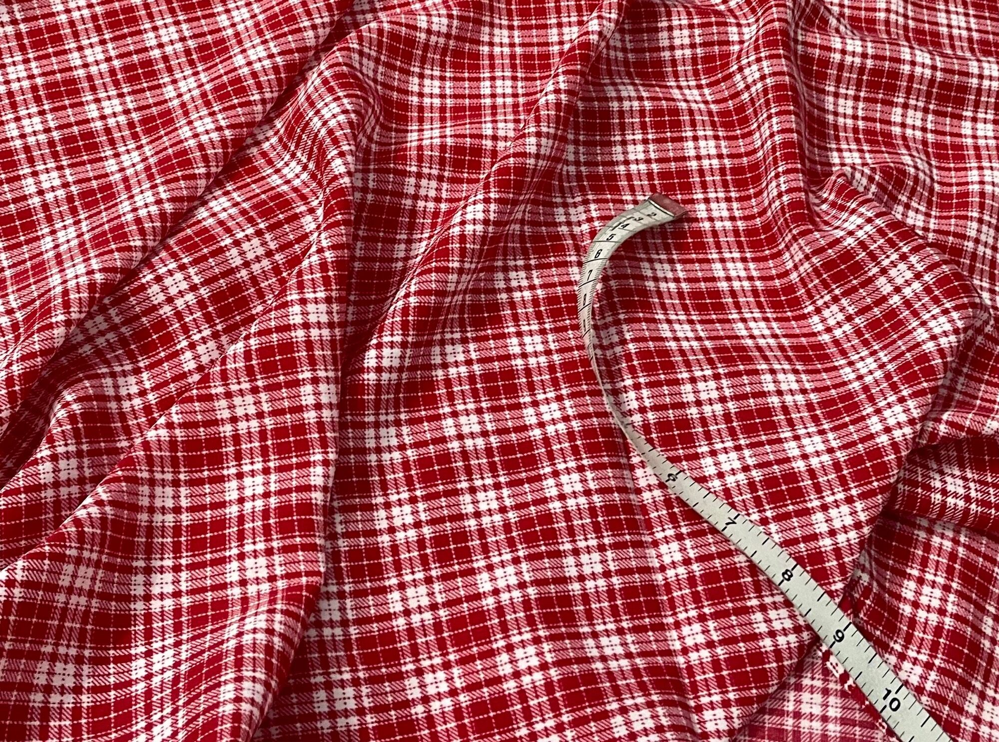 2m LỤA MANGO hoạ tiết Caro đỏ nền trắng - mềm rũ, mịn, mát, co giãn