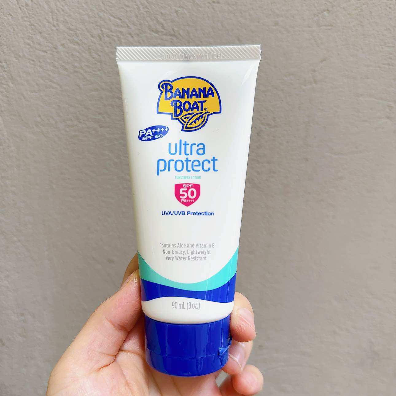 Kem Chống Nắng Banana Boat Ultra Protect Sunscreen Lotion spf50 90ml có chứa nha đam và Vitamins C & E(date 07/2024)