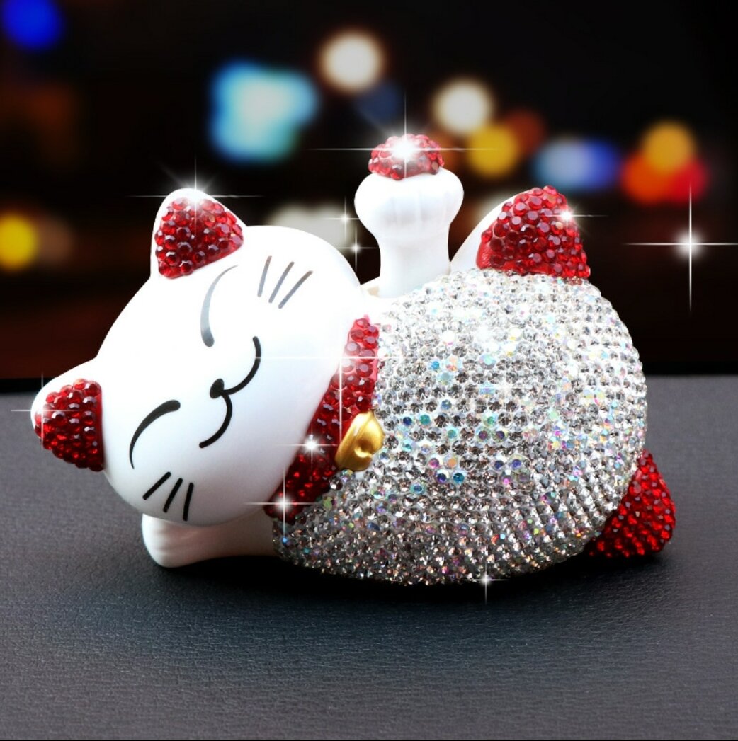 Mèo thần tài đính đá vẫy tay