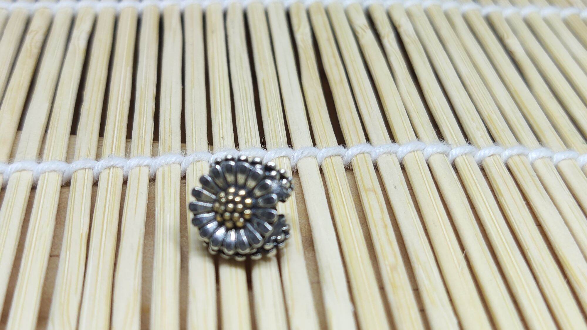 GauBee Charm bạc 925 hoa cúc daisy 3 mặt như nhau tb
