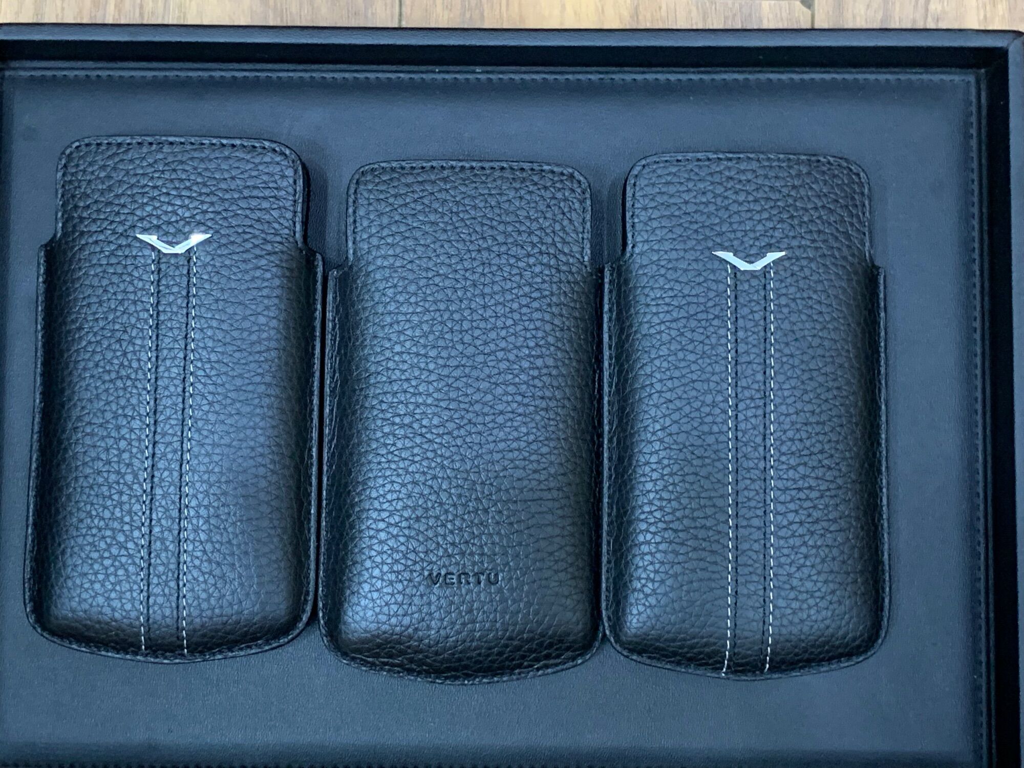 Bao da điện thoại vertu Aster P