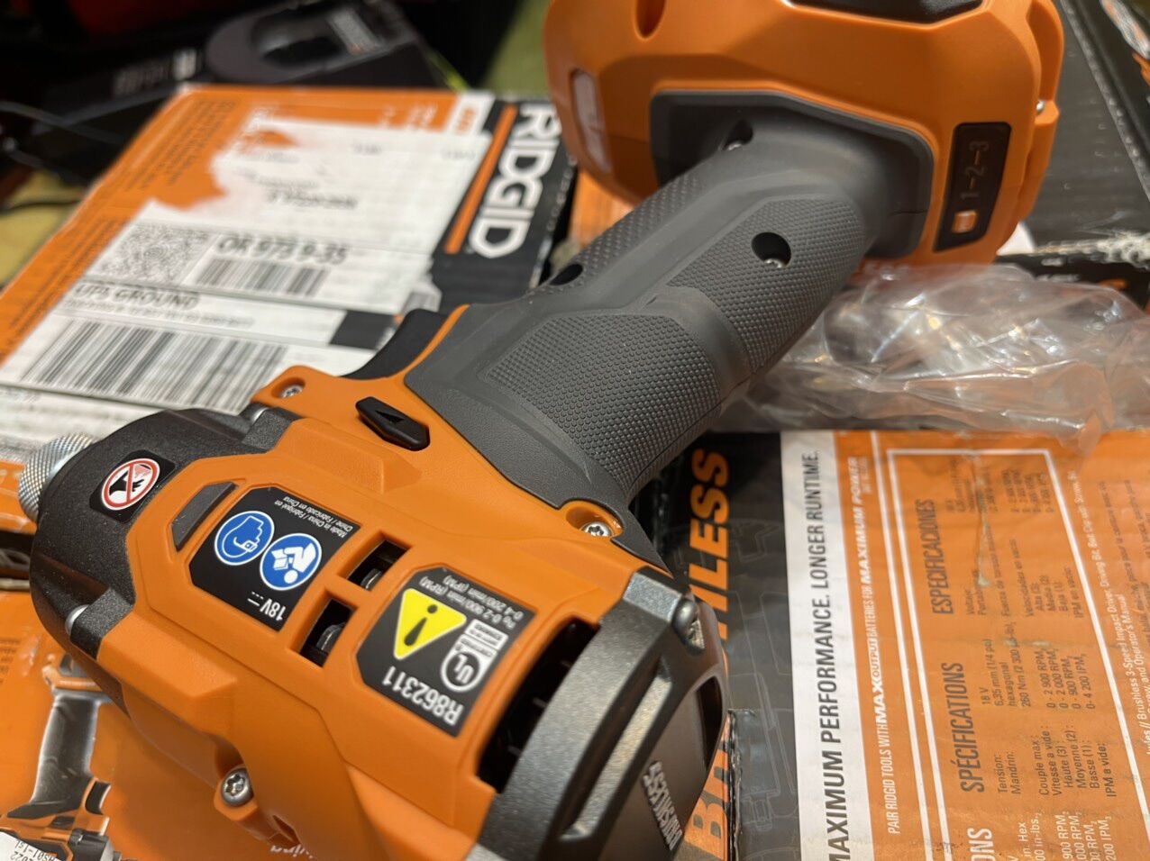 Sale máy vặn vít Ridgid R862311B | máy vít ridgid ( body)
