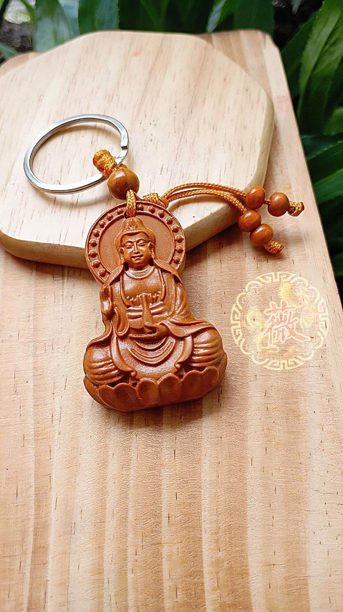 Móc khóa Phật Bà Quan Âm bằng gỗ bình an