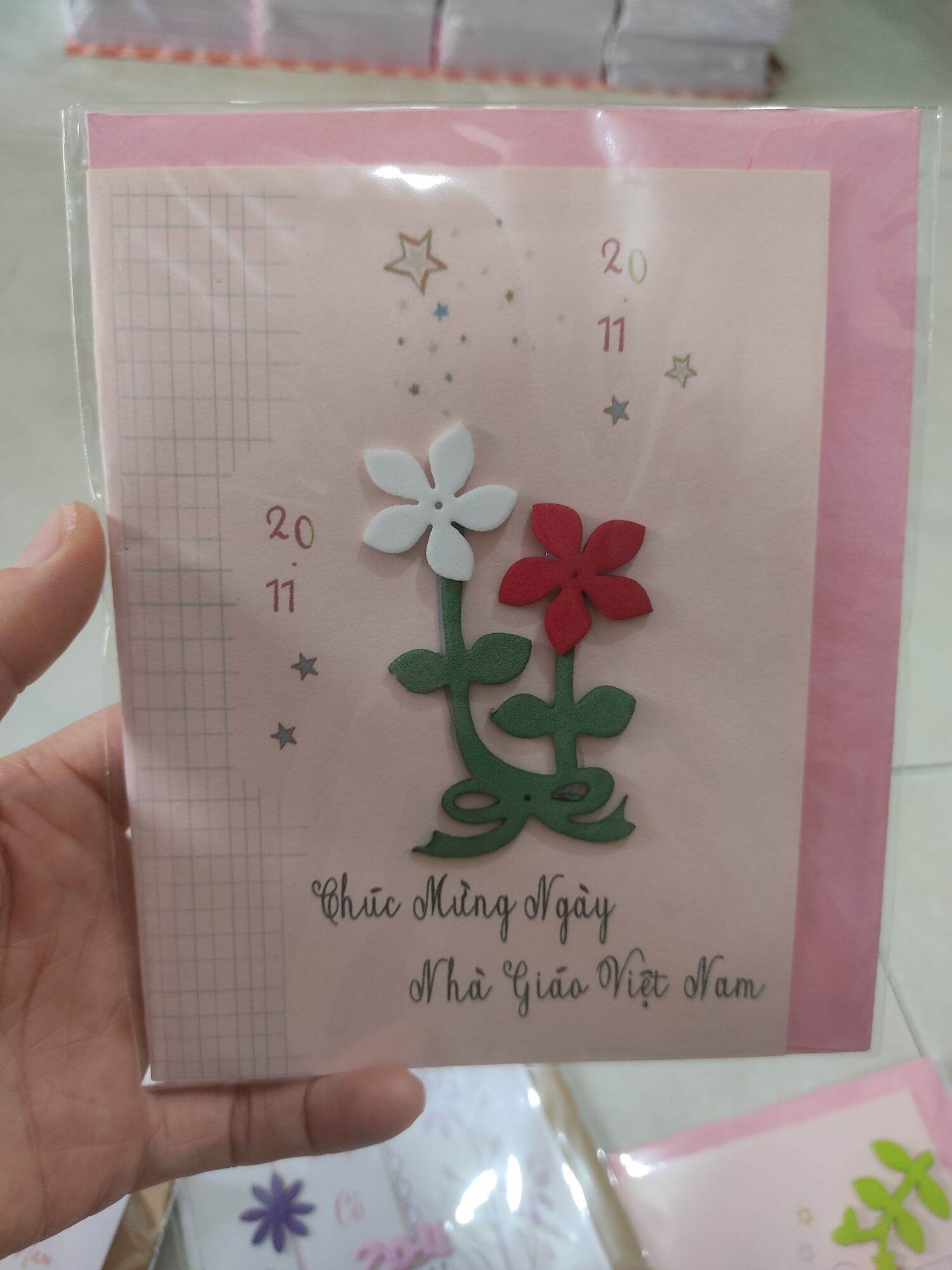 2 cái thiệp chúc mừng 20.11 loại lớn