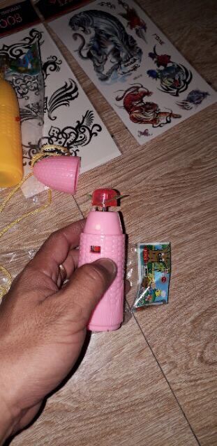 Một chiếc quạt bắp tặng kèm PIN rất đẹp