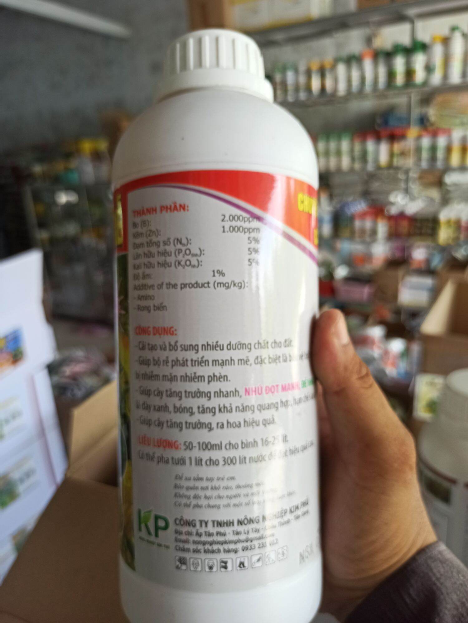 Phân bón bung đọt ra rễ Roots KP chai 1 lít