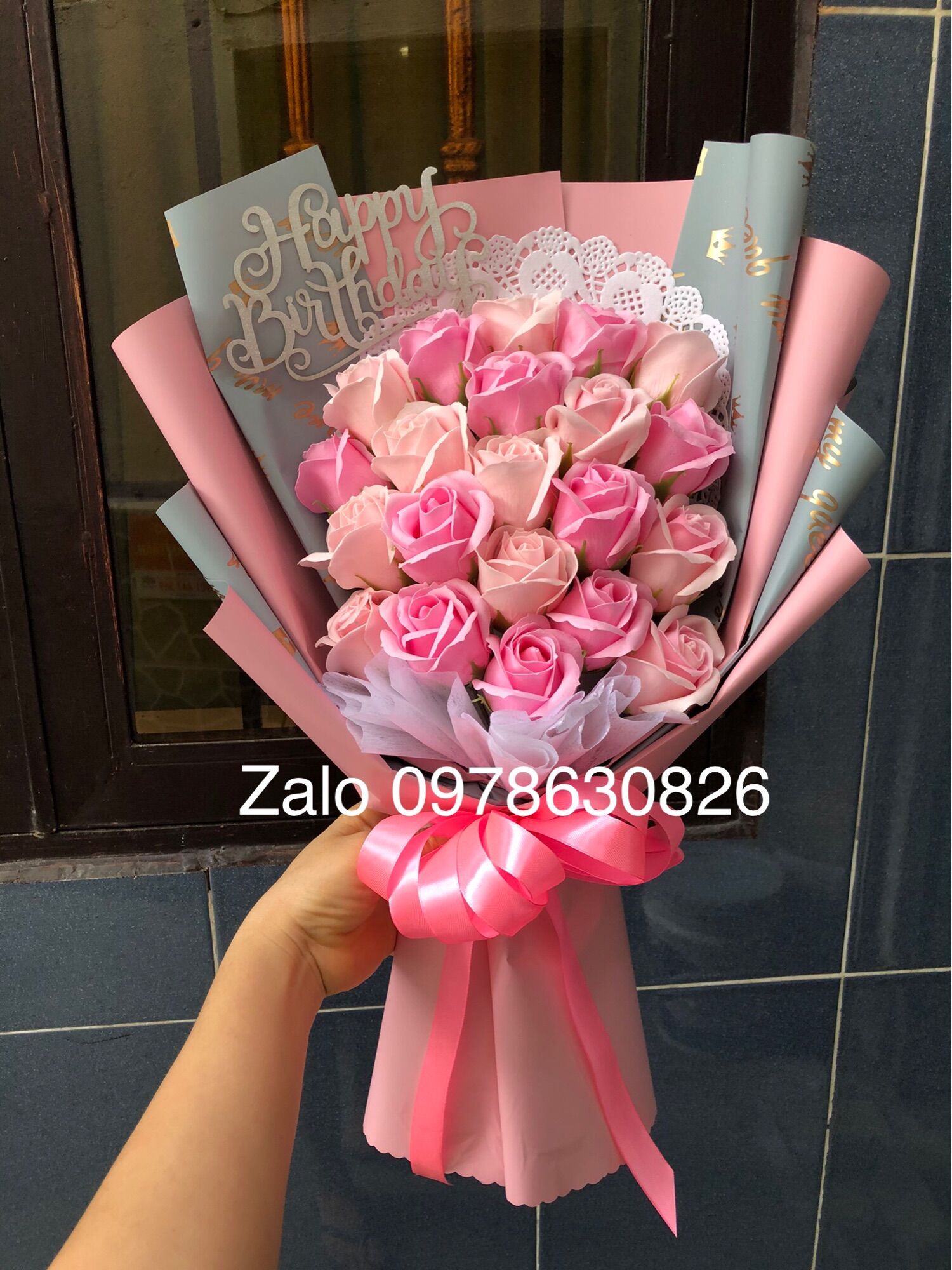 Hoa sáp thơm bó 21 bông phối màu như ý