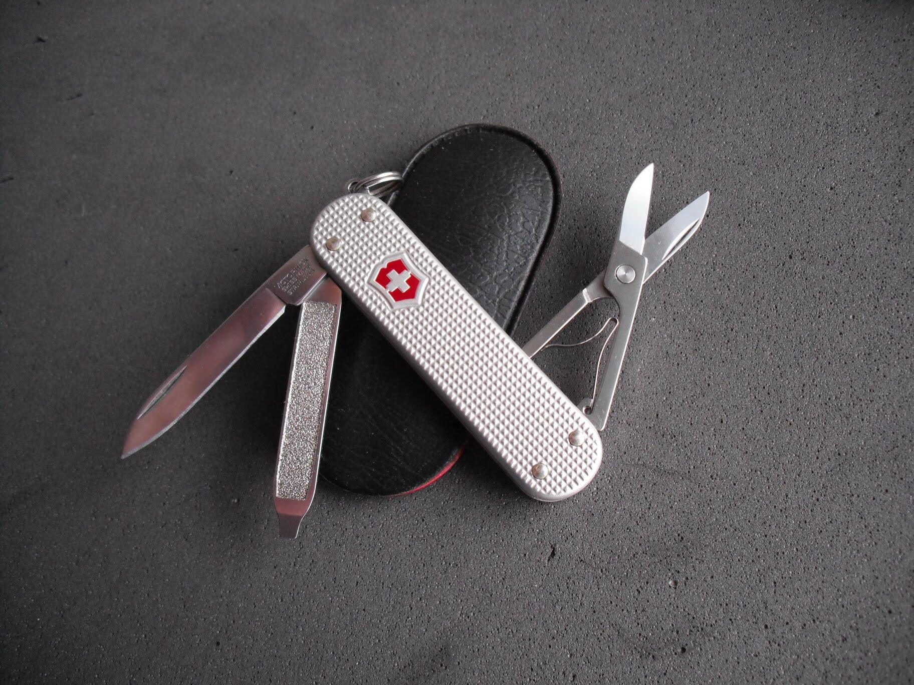 Dụng cụ đa năng Victorinox Classic SD Alox 58mm - Hàng mới