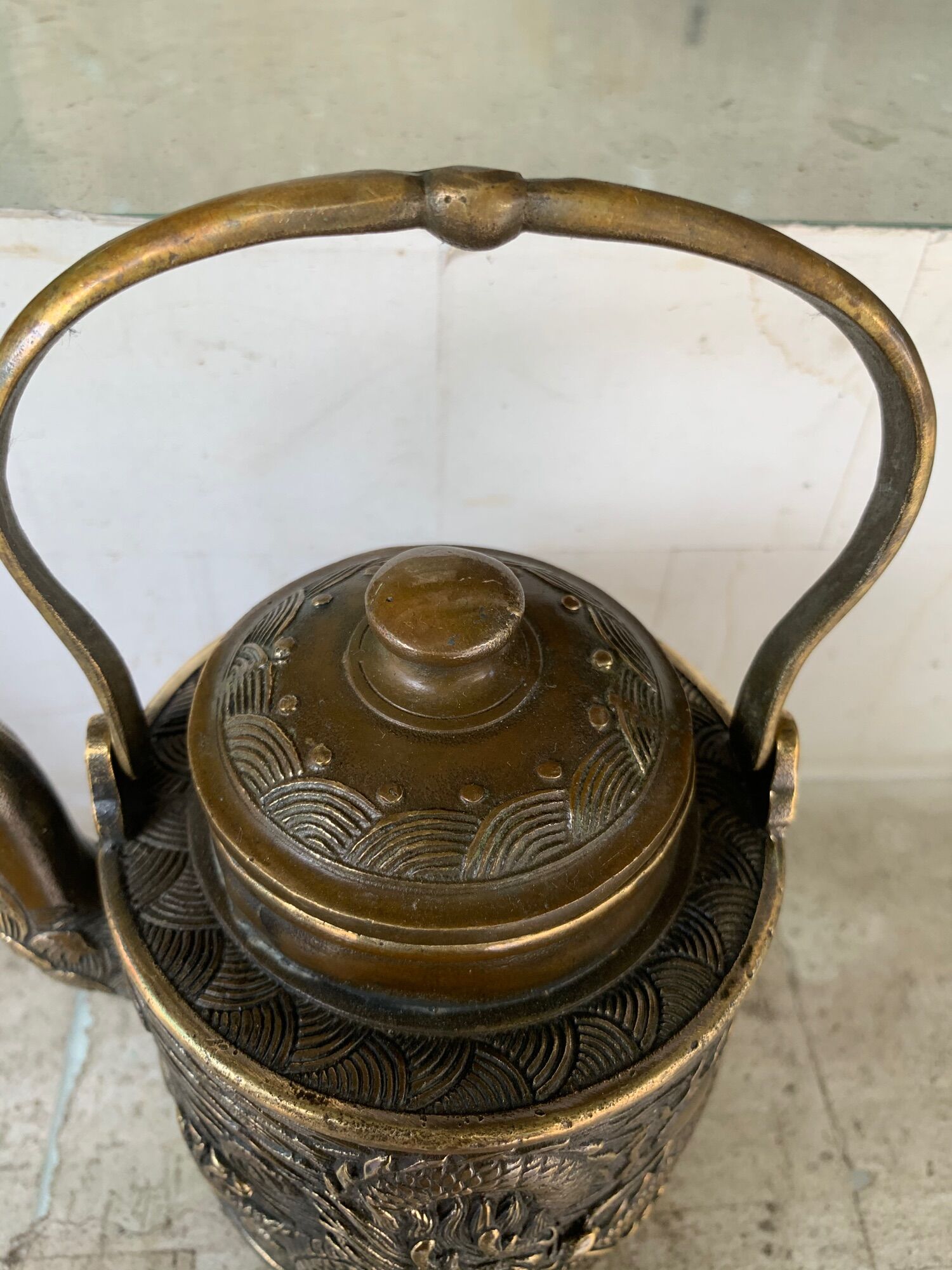 Ấm trà rồng