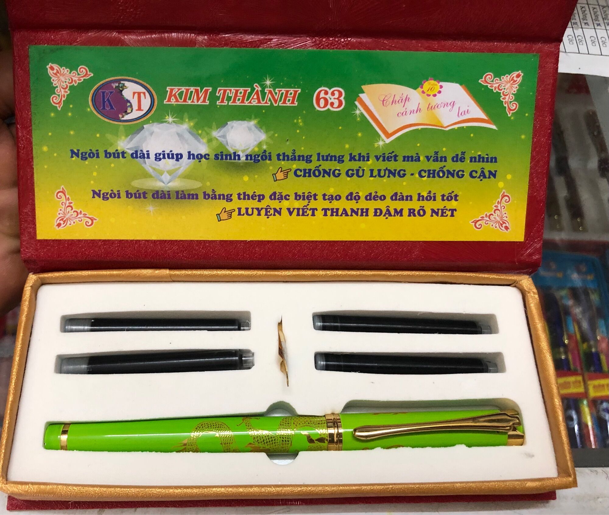 Bút máy Kim thành 63 tặng kèm 1 ngòi, 4 ống mực