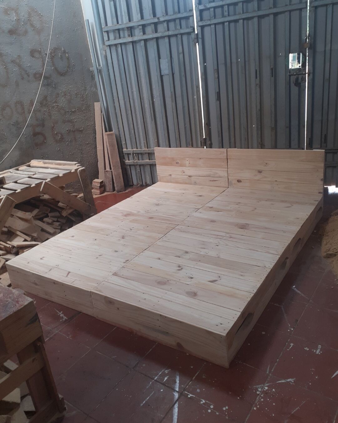 giường pallet gỗ 4 tấm (1m và 1m2x2m 2 tấm) cao 20cm