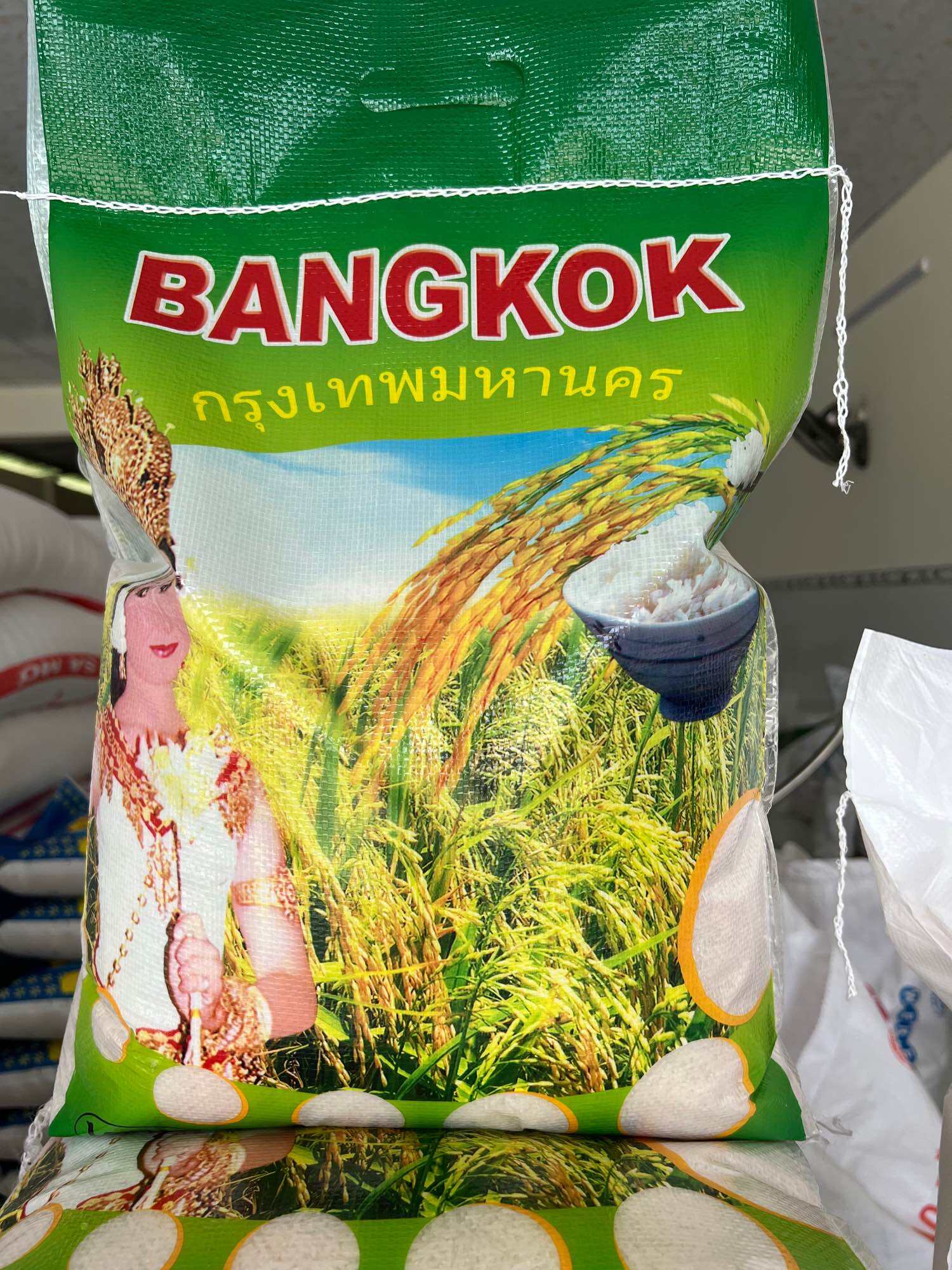 Gạo Bangkok - Đặc sản Thái Lan - Gạo Bangkok - Thái Lan túi 10kg Thơm vừa