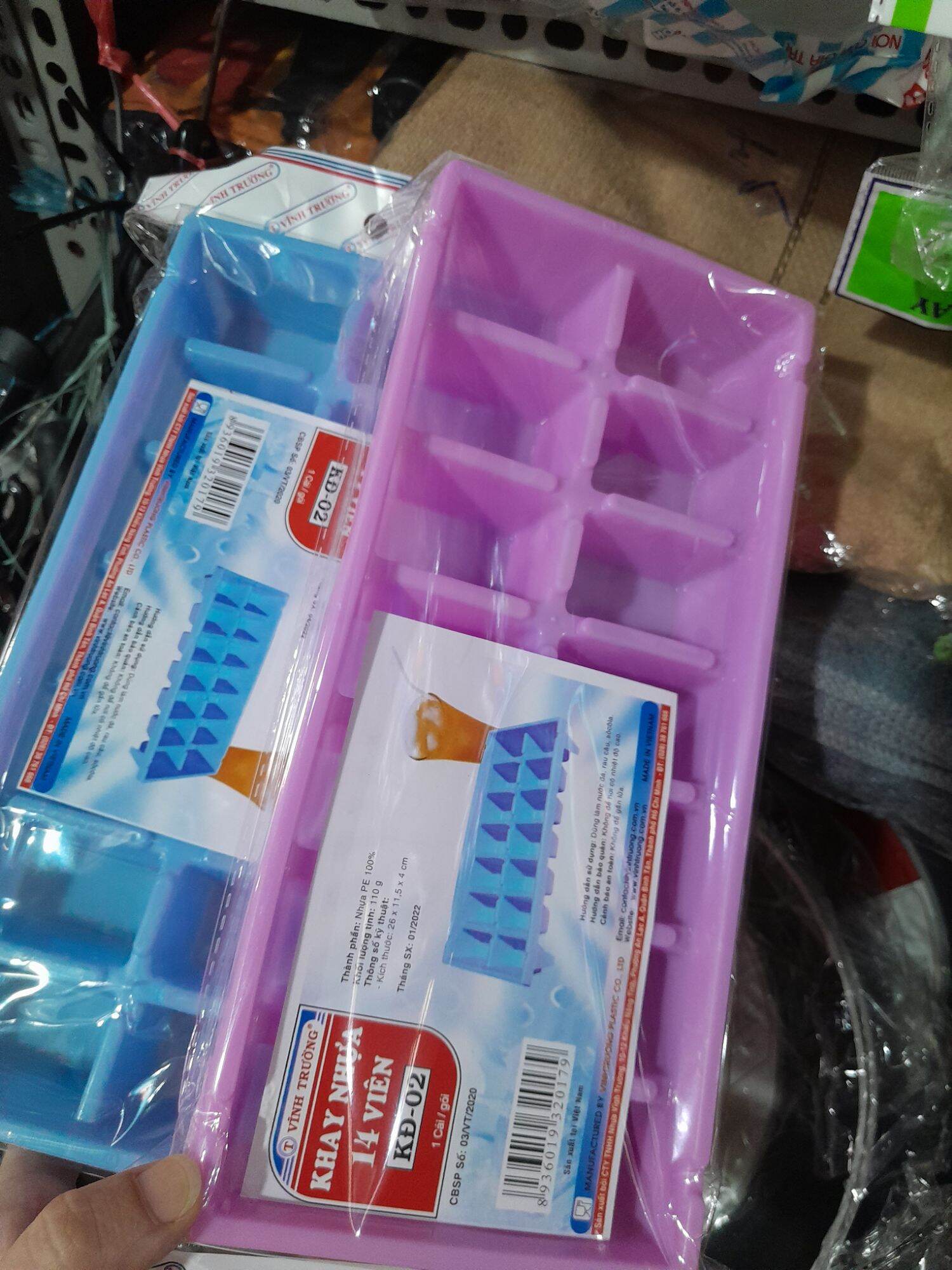 Ô đá 14 viên, khay làm đá, khay đá nhựa dẻo