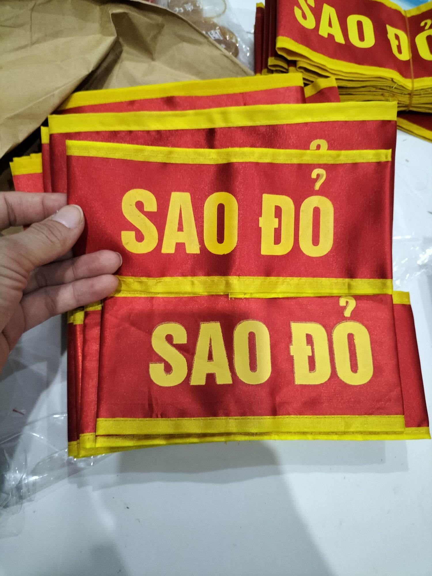 5 Băng sao đỏ ( tặng kèm kim băng)