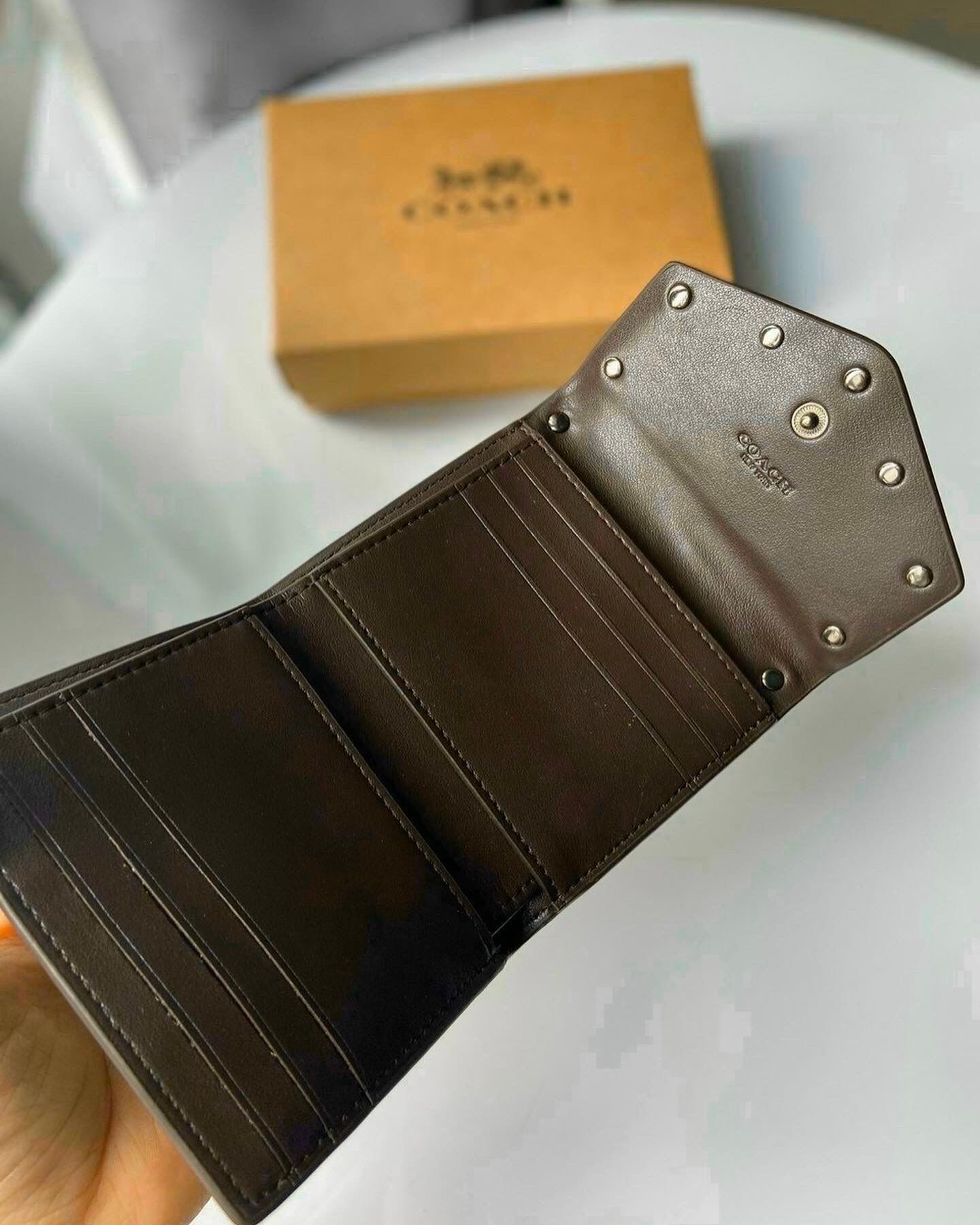 Ví Coach nắp bì thư full box