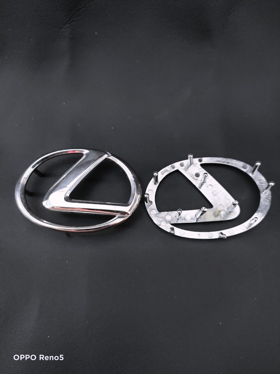 Logo nắp túi khí biểu tượng Lexus