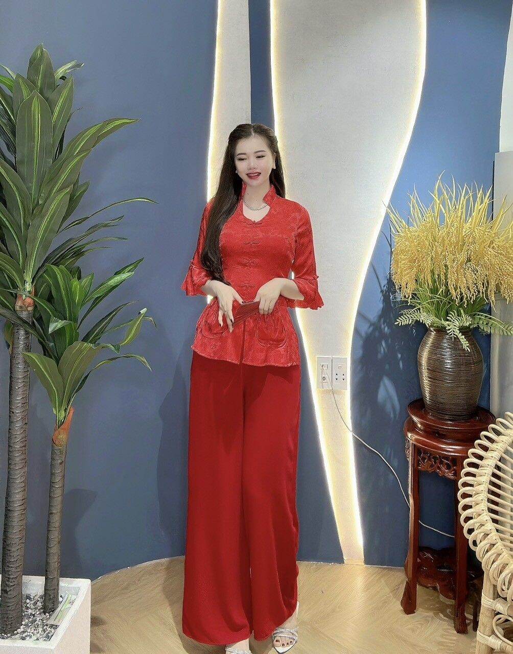 Bộ bà ba gấm cổ tim tay loe nút tàu