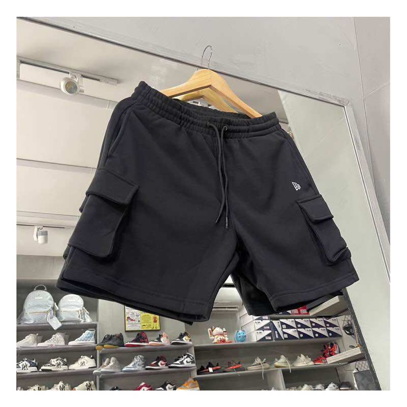 CHÍNH HÃNG - QUẦN SHORT NEW ERA ESSENTIALS CARGO BLACK / BEIGE (60332267)