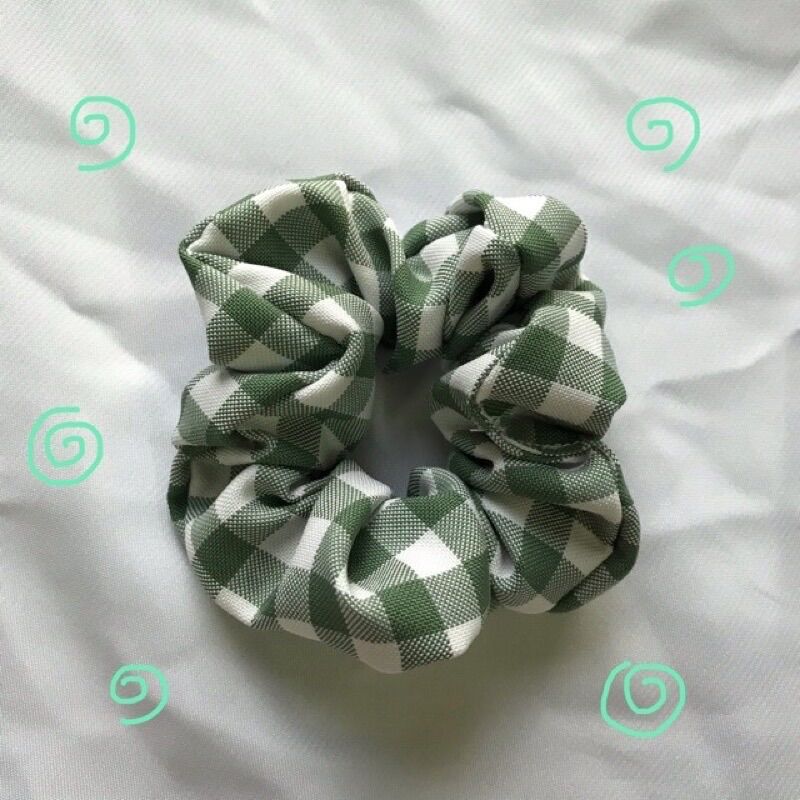 Cột tóc scrunchies caro dễ thương