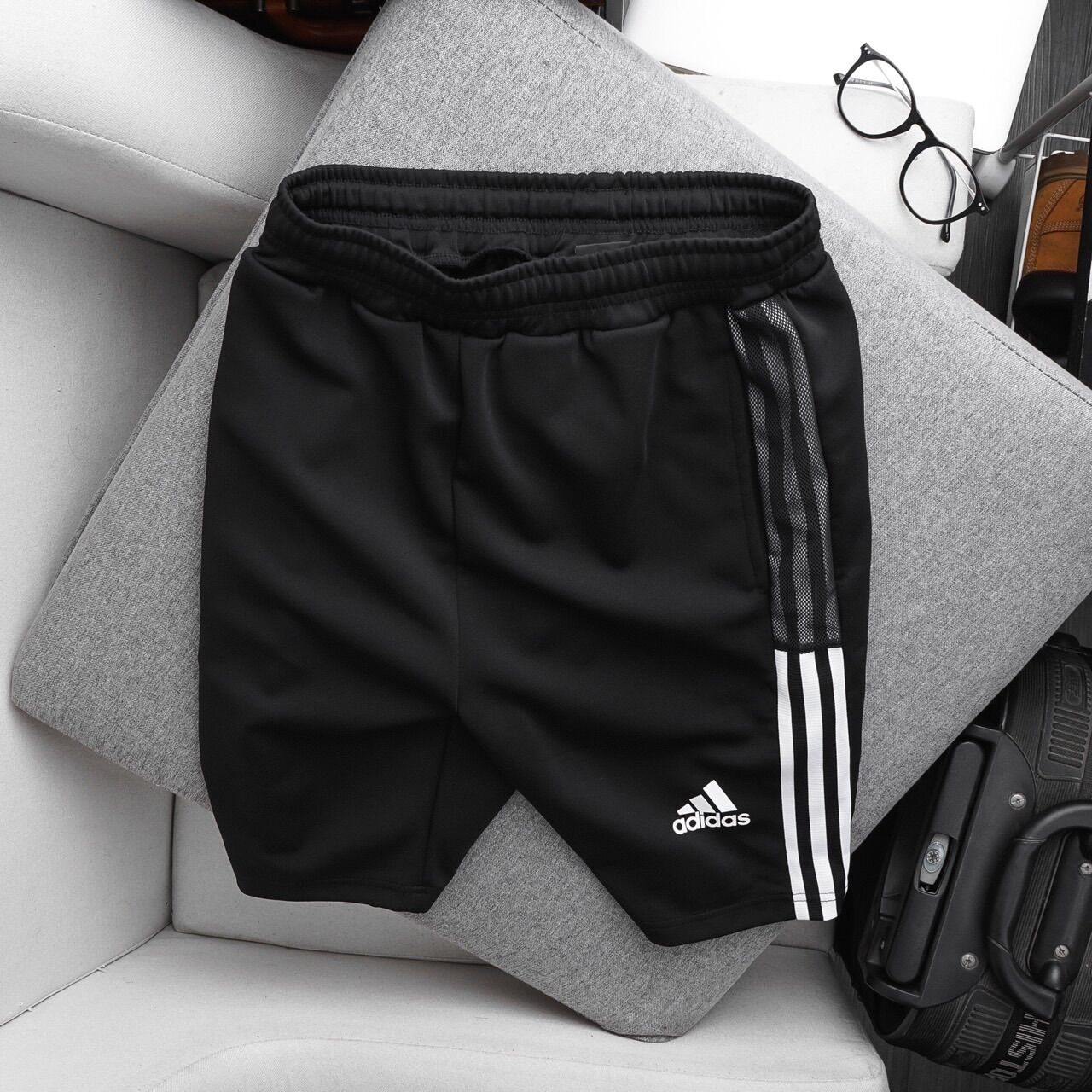 Quần SHORT Adidass phản quang mới onweb dư xịn