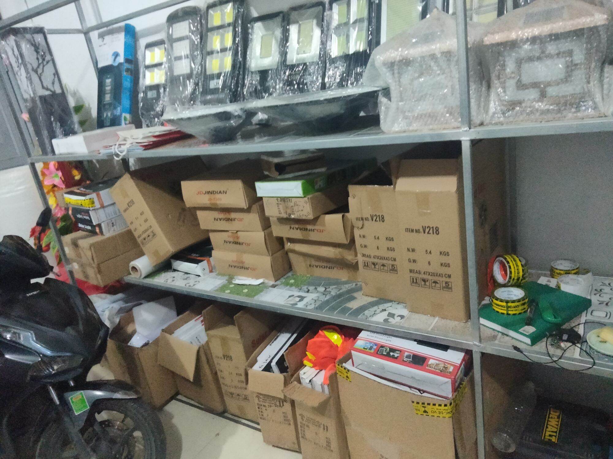 Đèn năng lượng chống lóa 300w