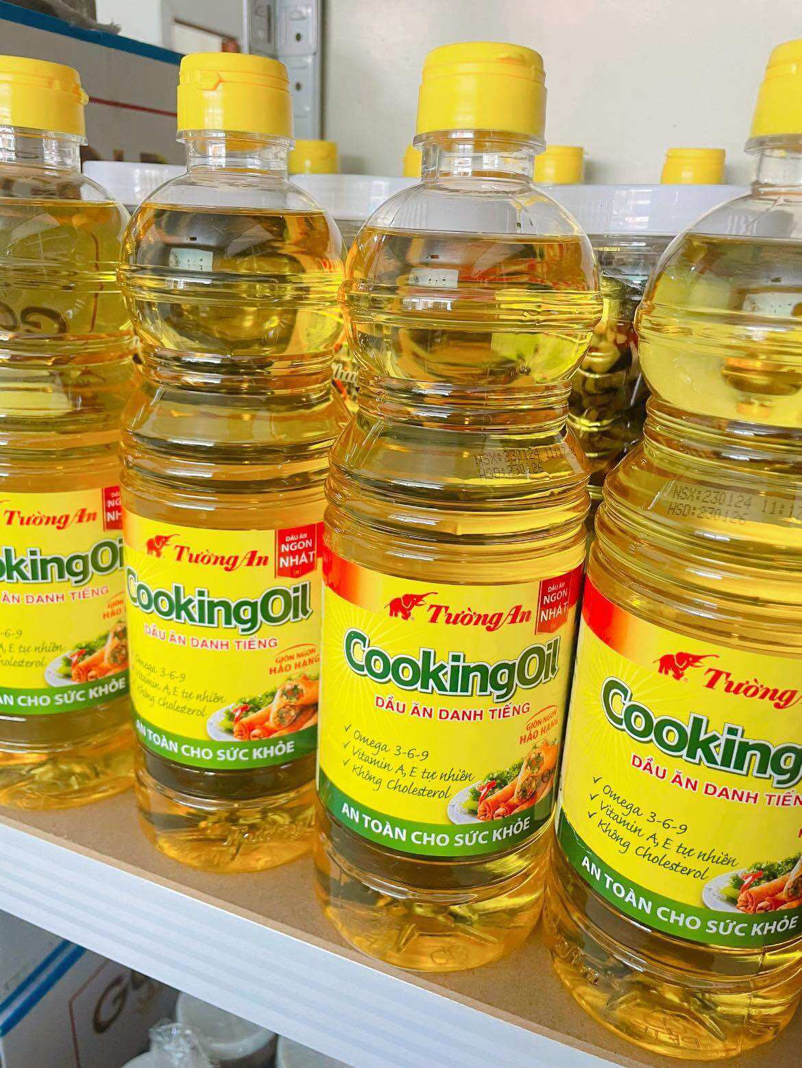 Tuong an Cooking Oil 1 Liter Bottle