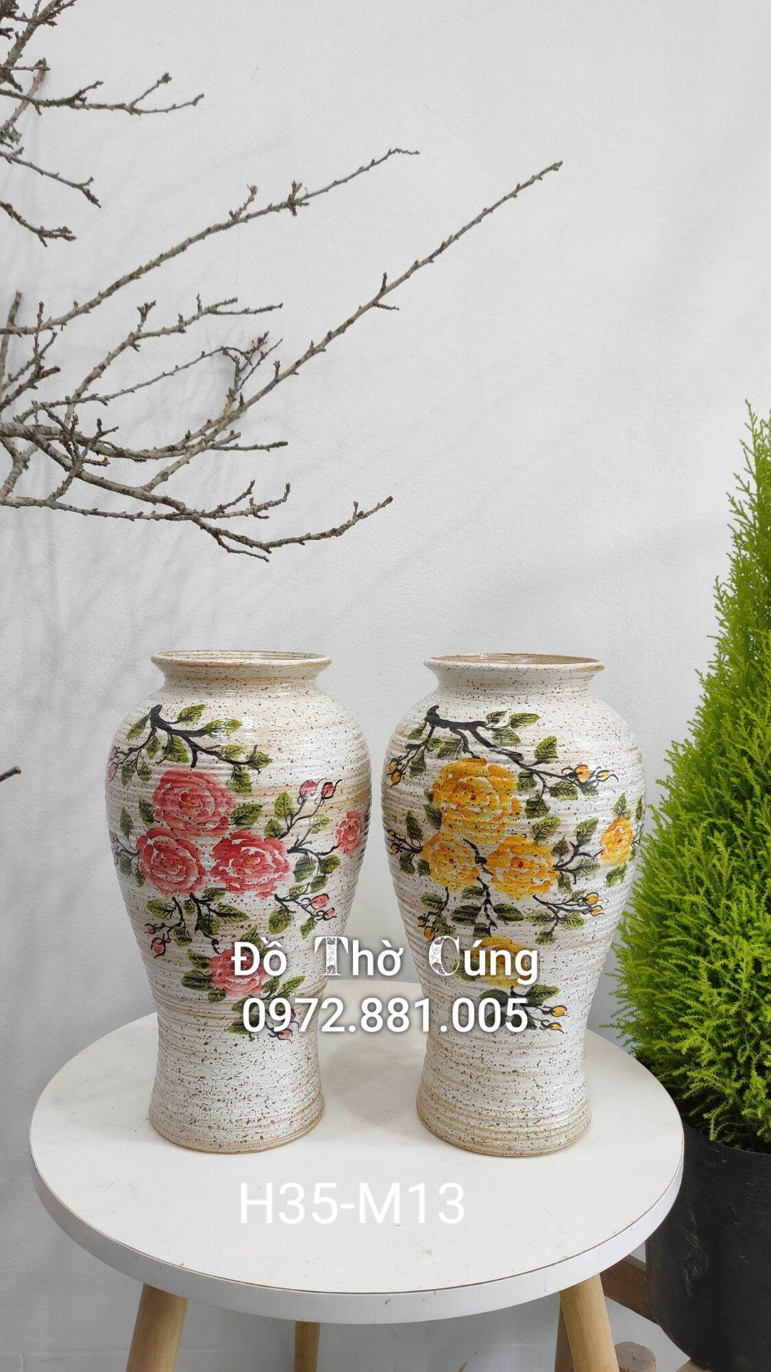 Lọ cắm đào, lọ cắm hoa dáng Đùi dế ( Men mộc vẽ tay )