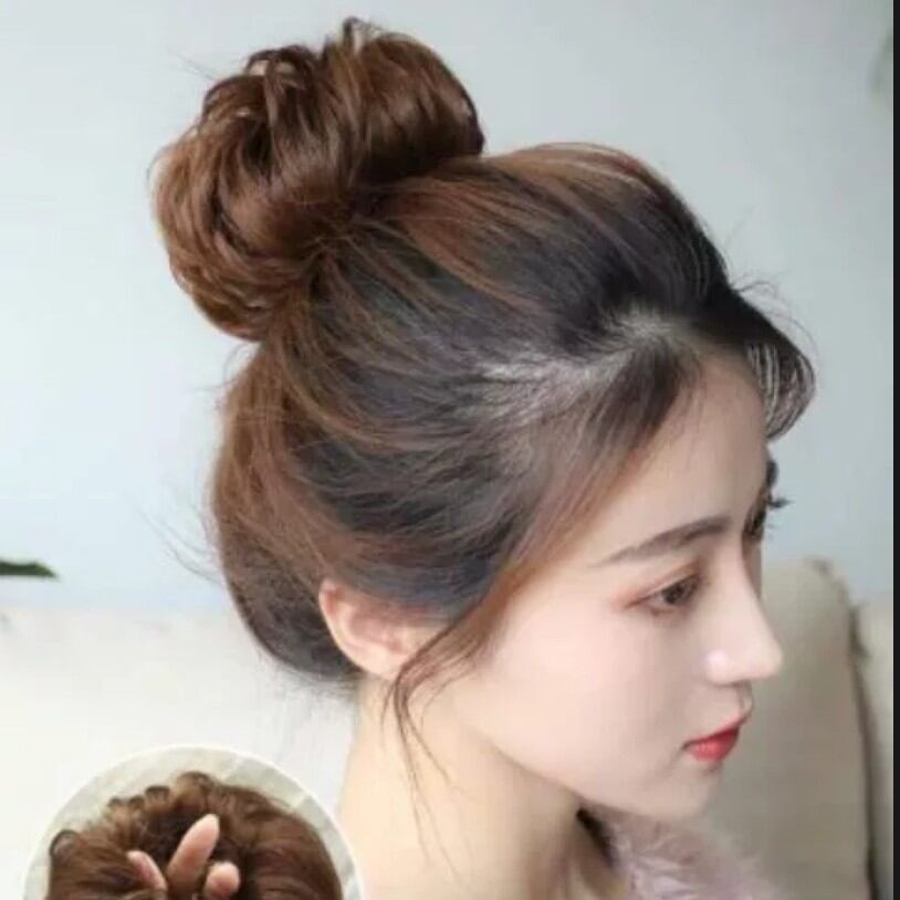 Búi tóc giả xoăn búi rối dạng cột trẻ trung thời trang