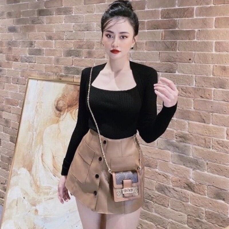 Áo thun gân cổ vuông