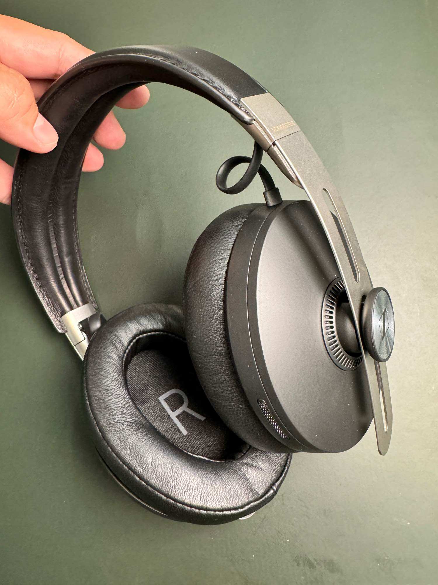 Tai nghe Sennheiser Momentum Wireless 3 - Black (used)