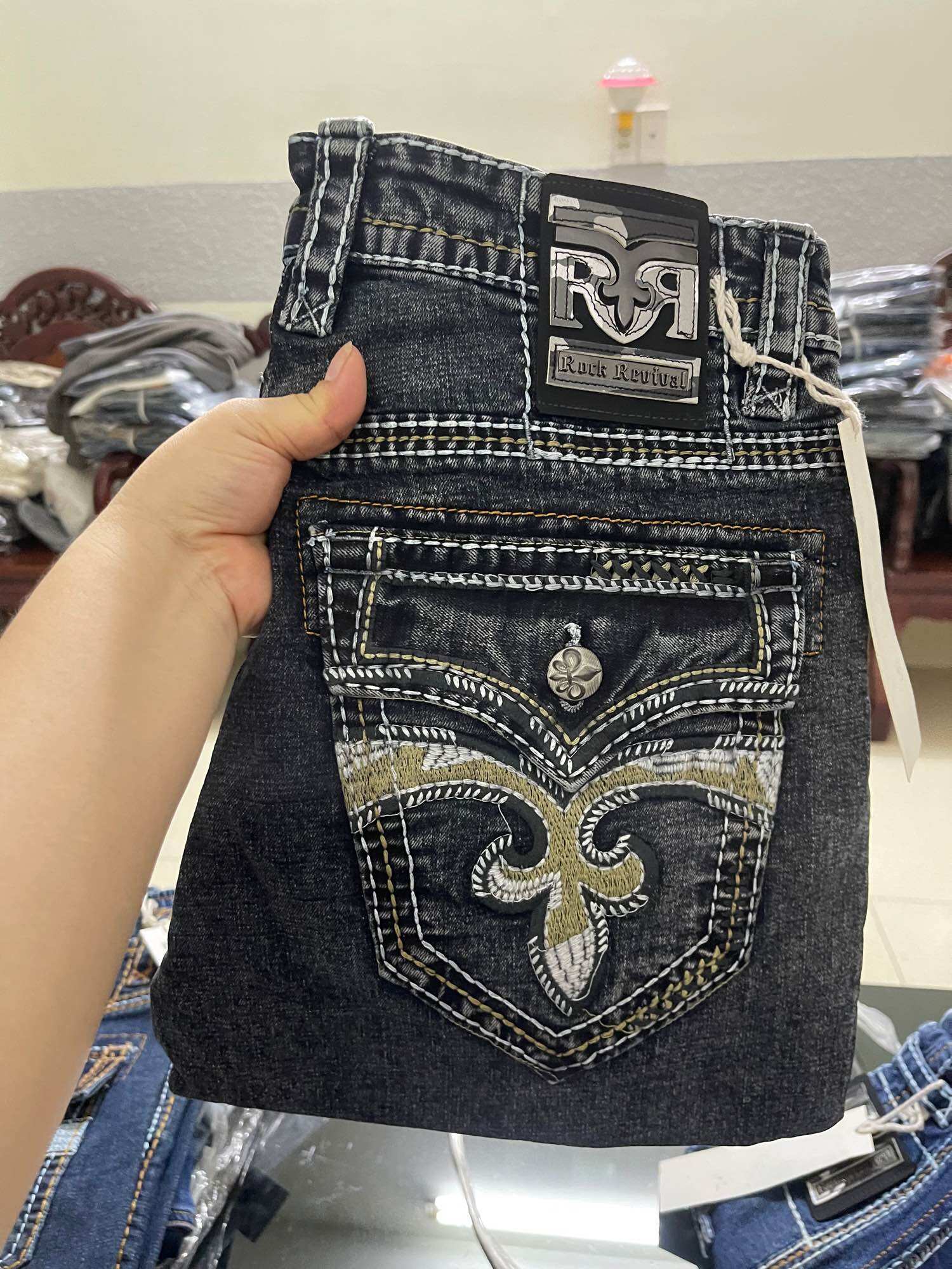 Quần jeans nam nắp túi chỉ nổi