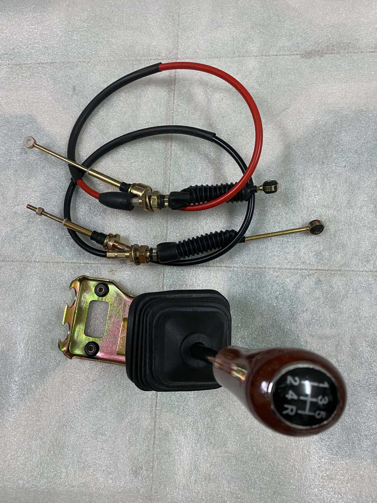 Cần số và dây số của hộp số 5 tạ ,7 tạ Đây là bộ tay số 5 tiến 1 lùi, hoặc 4 tiến 1 lùi của hộp số 5 tạ và 7 tạ dùng chế xe 3 bánh, 4 bánh